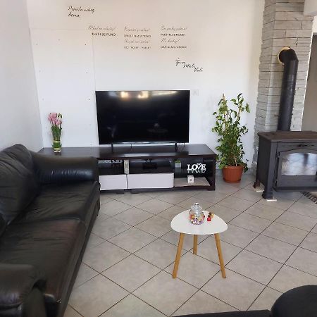 Apartmán Lara & Vito Metajna Exteriér fotografie