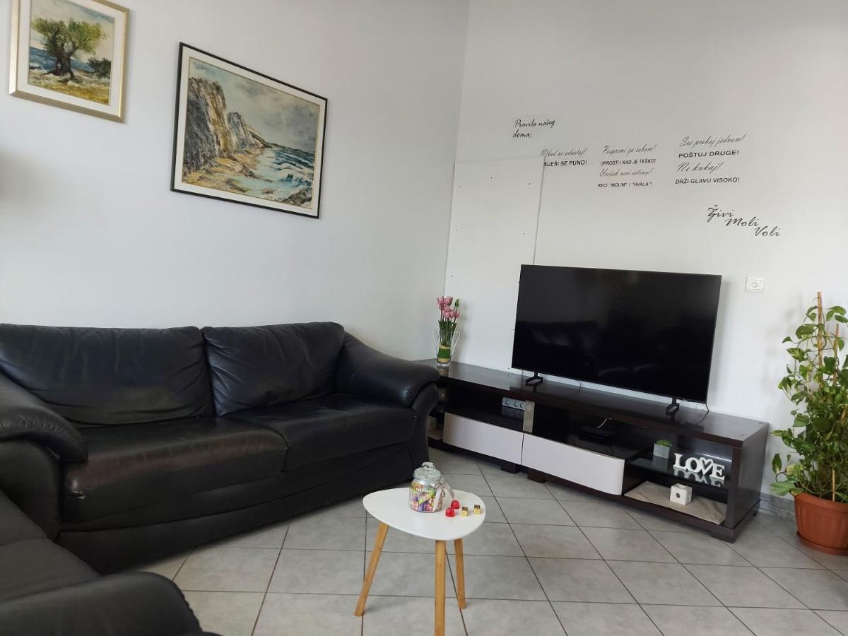 Apartmán Lara & Vito Metajna Exteriér fotografie