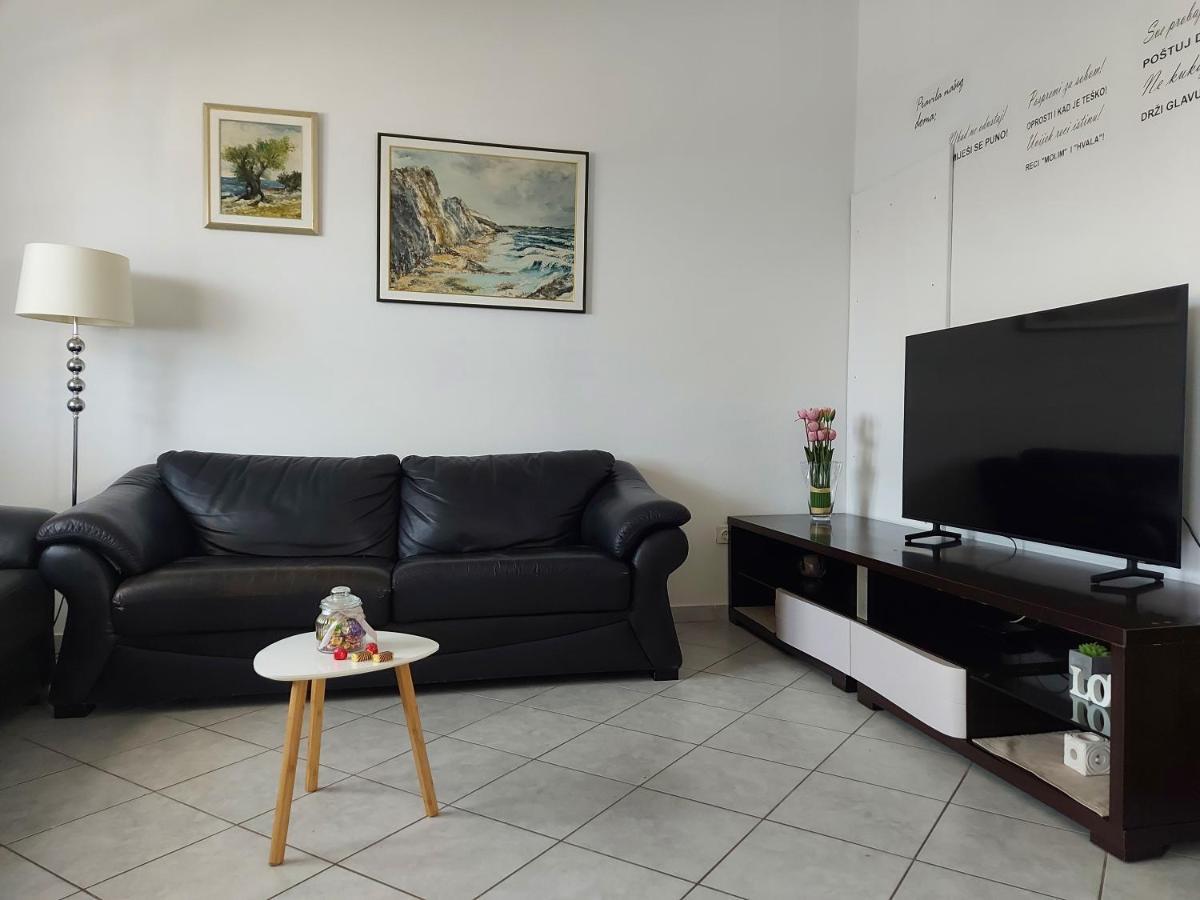 Apartmán Lara & Vito Metajna Exteriér fotografie